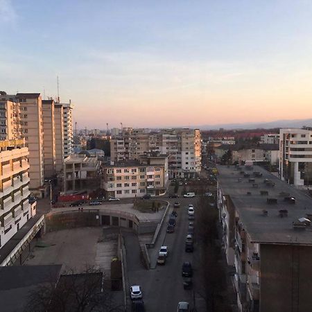 Apartament Salonul Rosu Bacău Zewnętrze zdjęcie