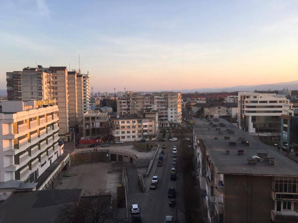 Apartament Salonul Rosu Bacău Zewnętrze zdjęcie