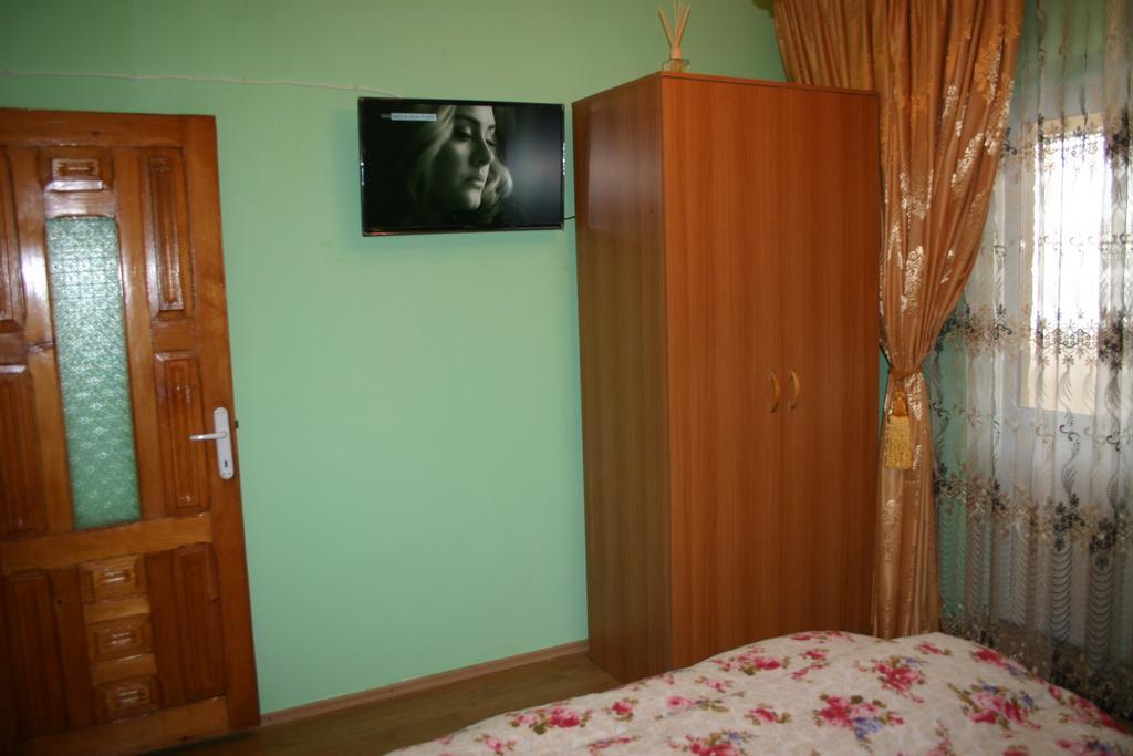 Apartament Salonul Rosu Bacău Zewnętrze zdjęcie