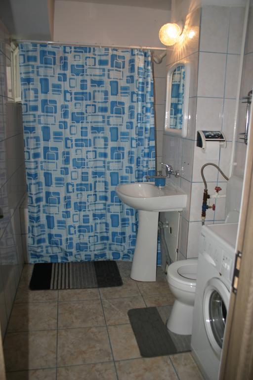Apartament Salonul Rosu Bacău Zewnętrze zdjęcie