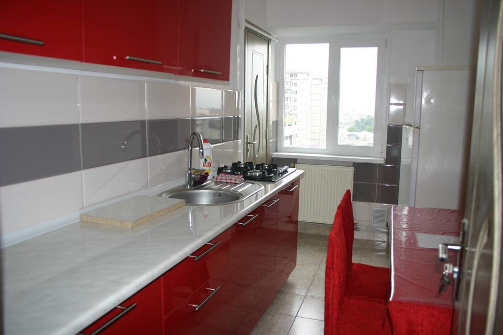Apartament Salonul Rosu Bacău Zewnętrze zdjęcie