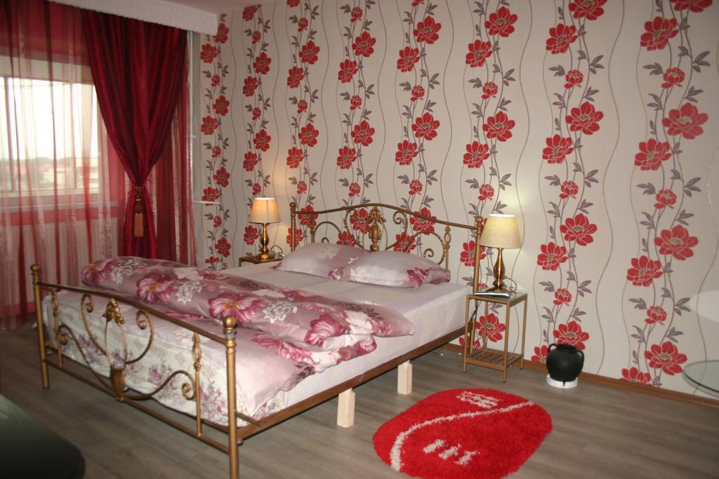 Apartament Salonul Rosu Bacău Zewnętrze zdjęcie