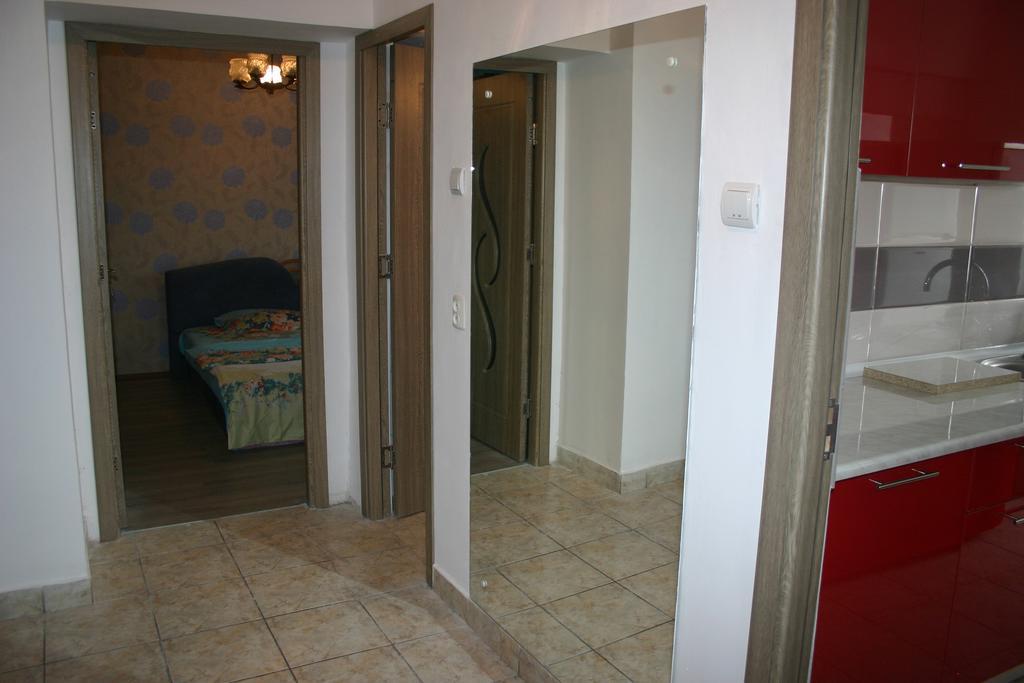 Apartament Salonul Rosu Bacău Zewnętrze zdjęcie
